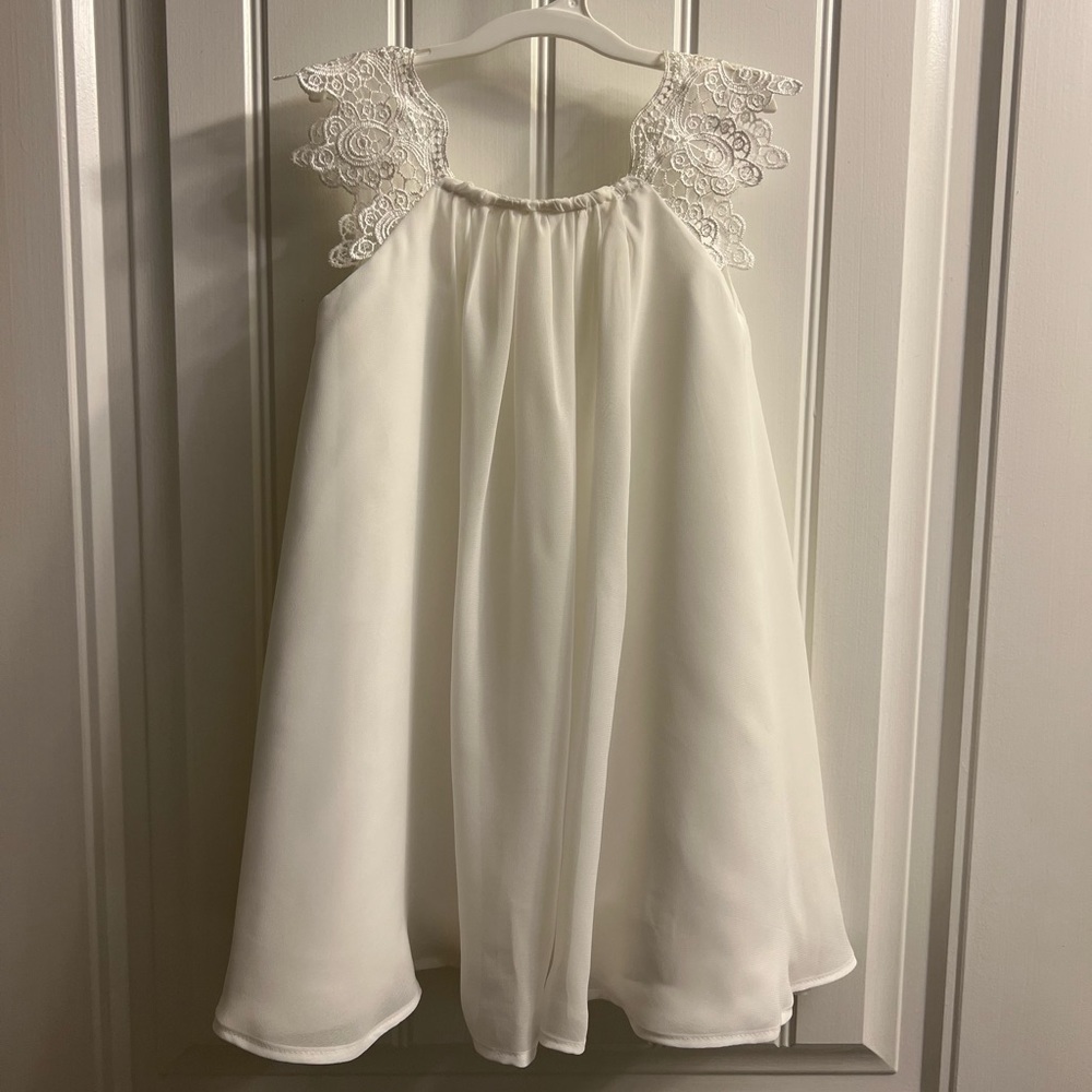 Perfect spring/summer flower girl dress for wedding.
